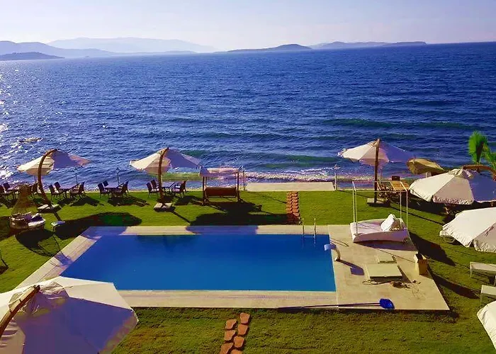 Otel The Klazomenai Marine