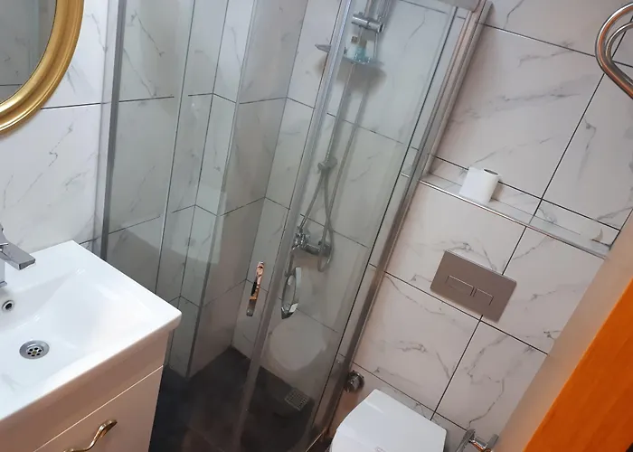 The Klazomenai Marine Otel