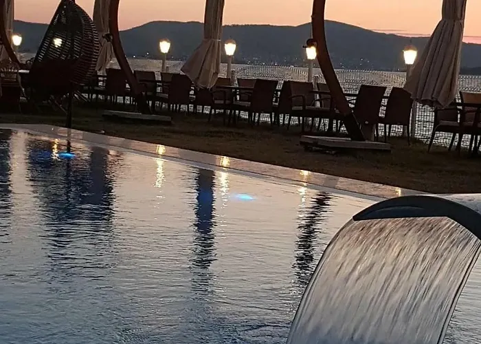 The Klazomenai Marine Otel 3*